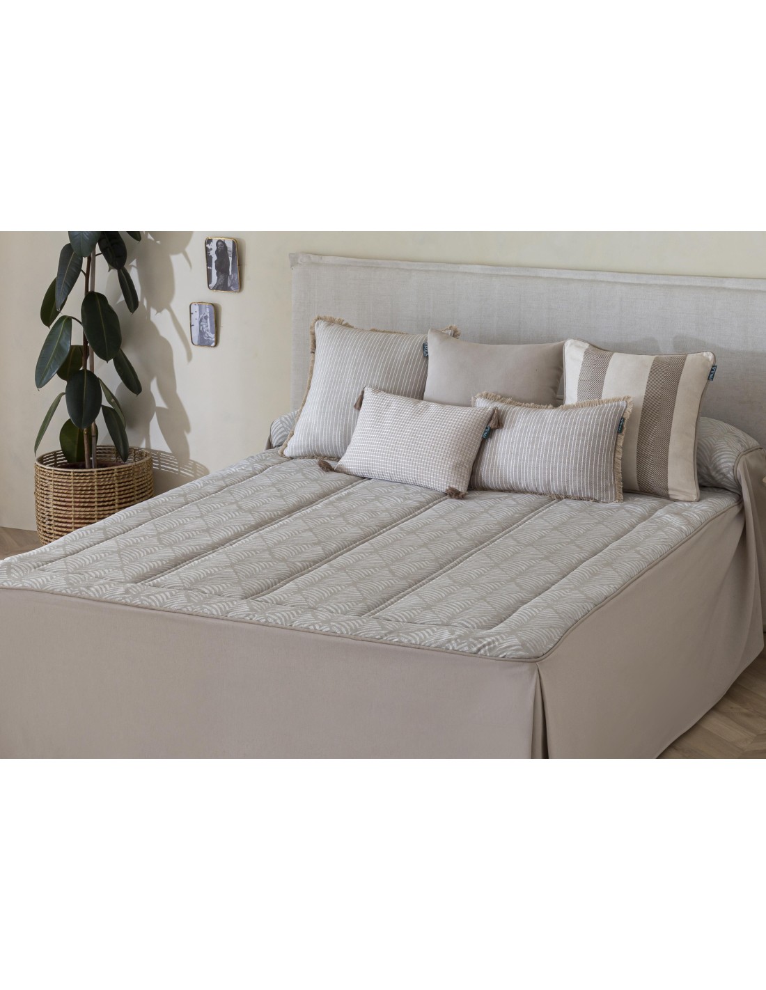 Confecciones Paula Colcha Verano Volantes Jacquard Suances