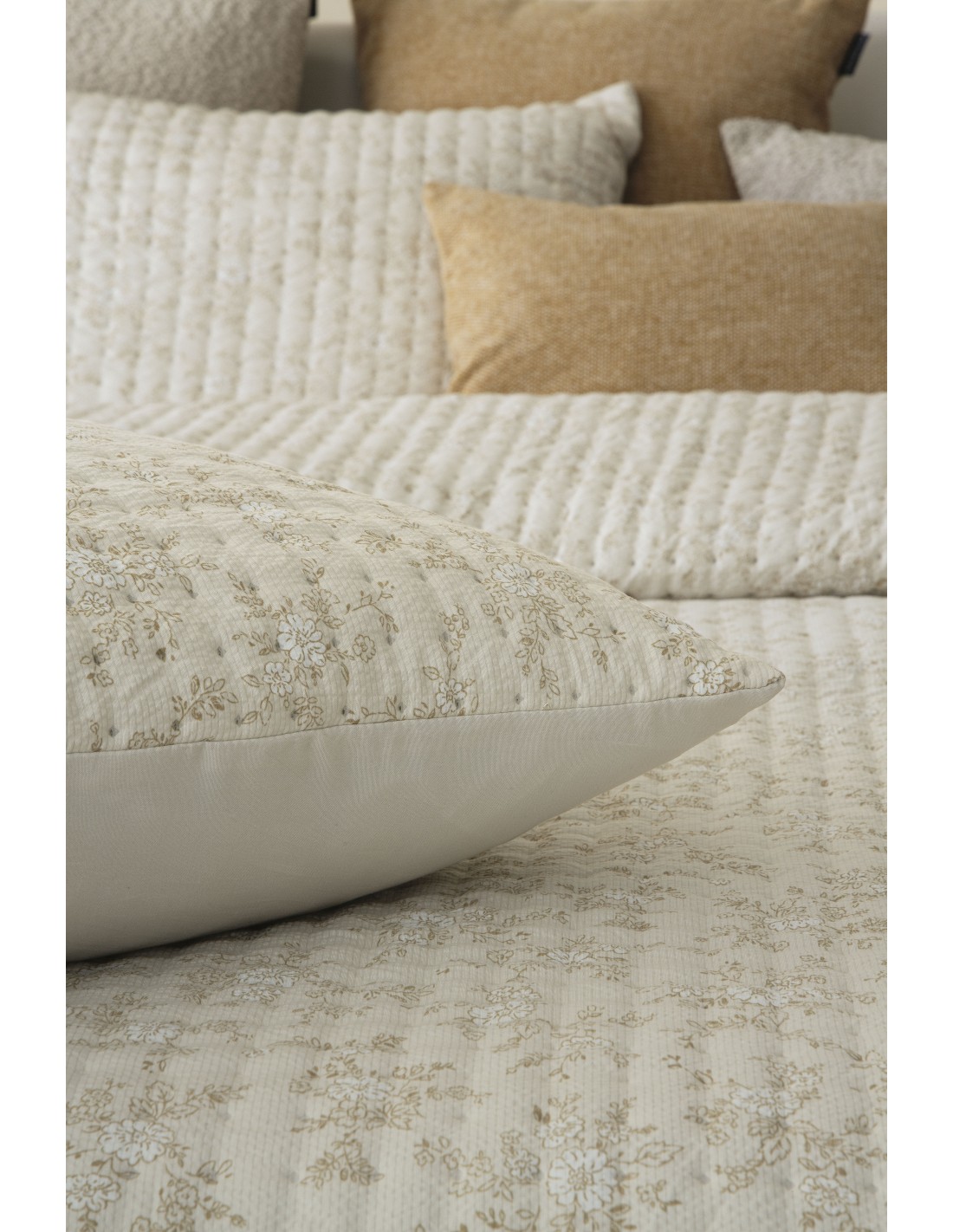 Colcha Bouti Fundeco Jacquard Reversible 150 Gramos Elody