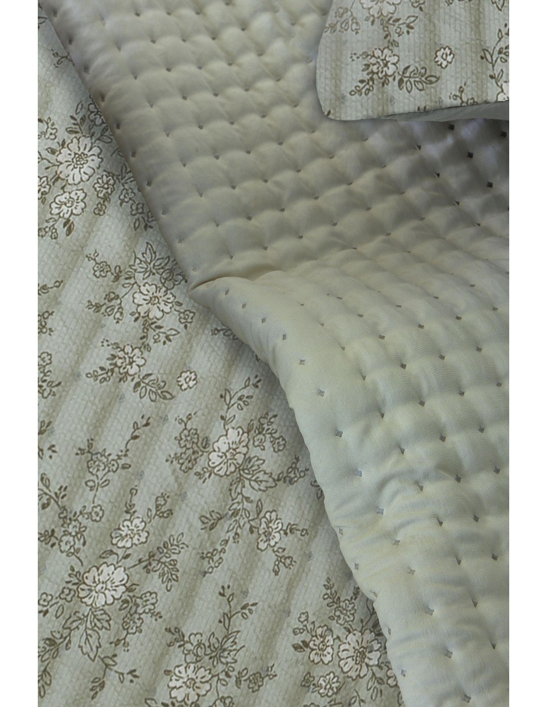 Colcha Bouti Fundeco Jacquard Reversible 150 Gramos Elody