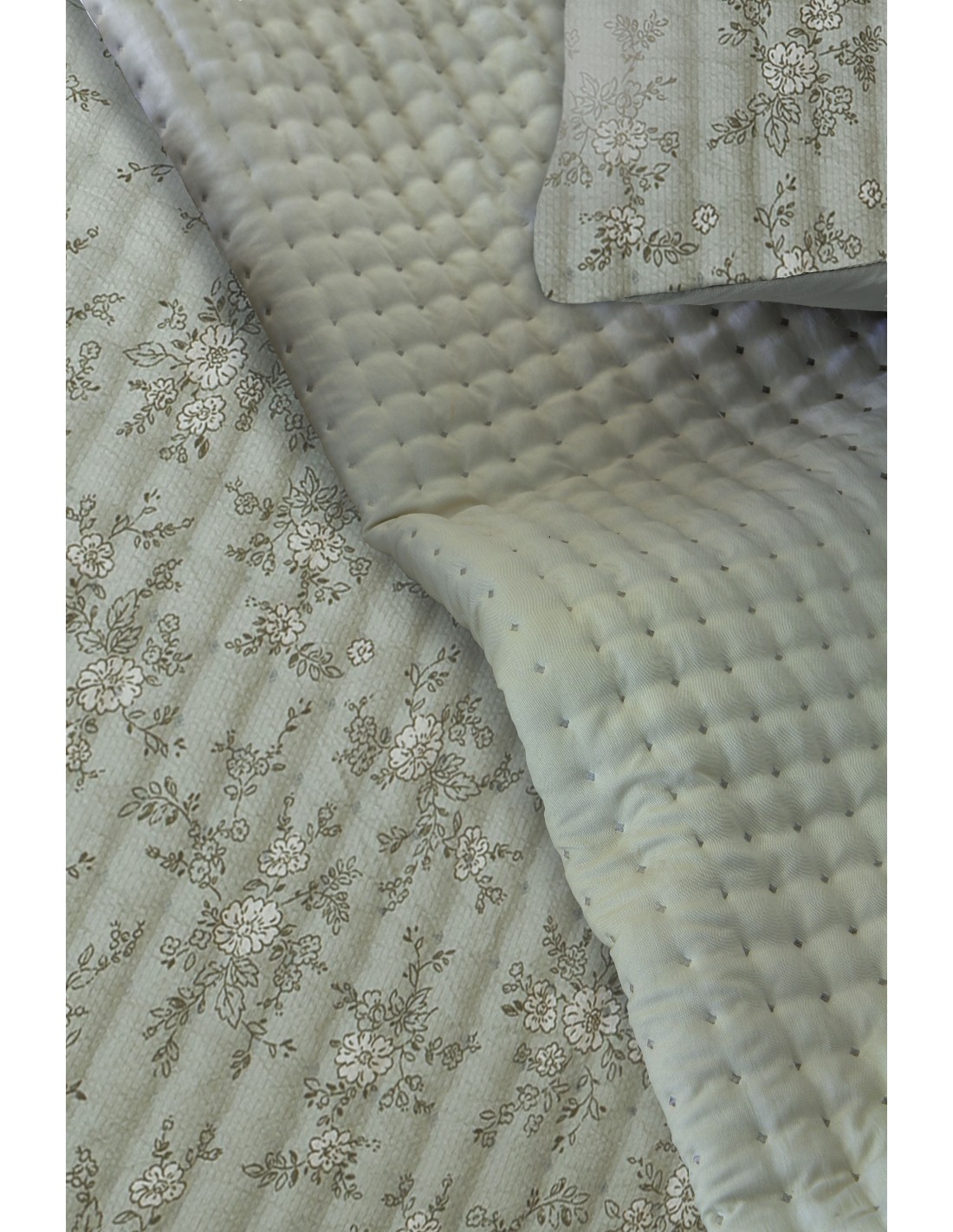 Colcha Bouti Fundeco Jacquard Reversible 150 Gramos Elody