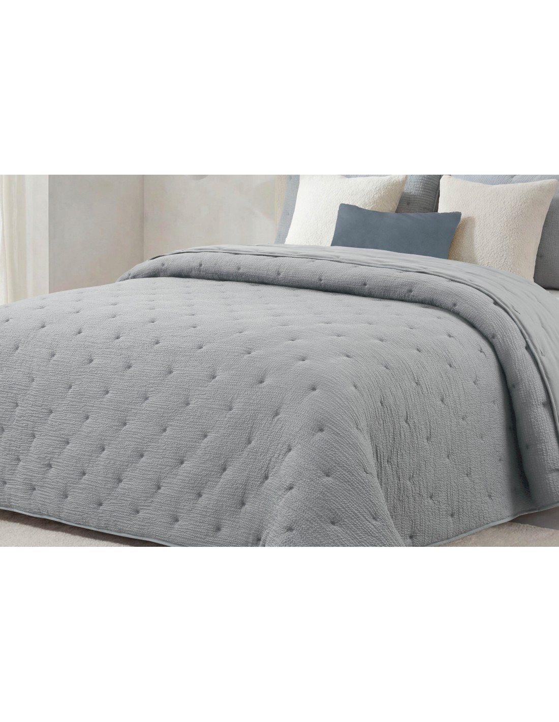 Edredón Conforter Britanie 250 Gramos Jacquard Bordado Tacto Pluma
