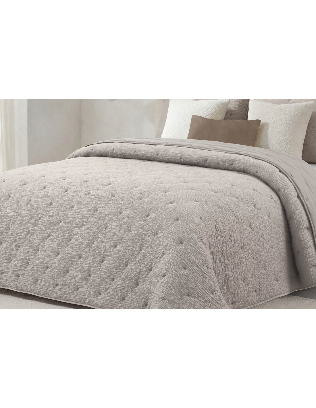 Edredón Conforter Britanie 250 Gramos Jacquard Bordado Tacto Pluma